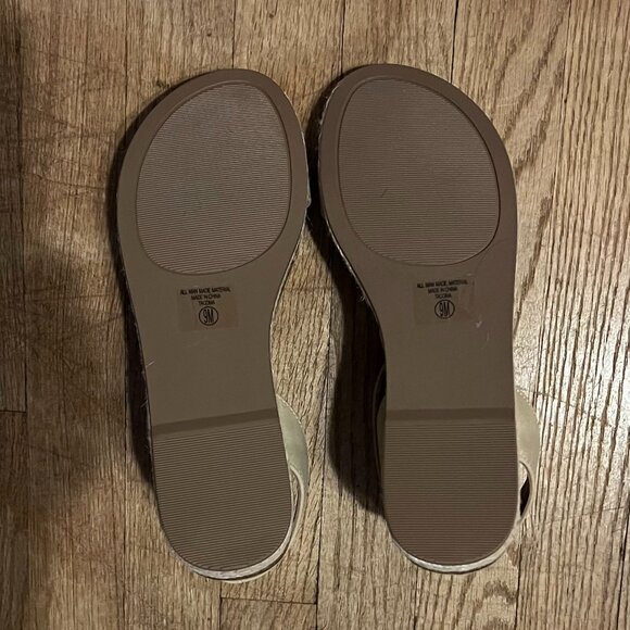 UNR8ED Tacoma Sandals 9M, New In Box, Never Worn - Picture 5 of 6